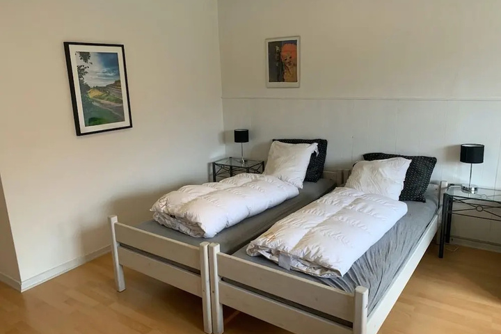 Room 4 of 13