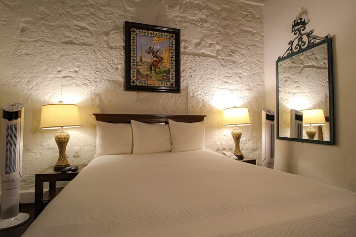 Room 11 of 50