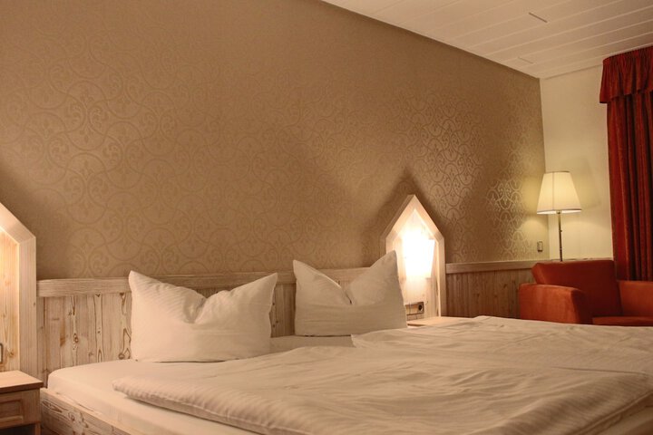 Room 10 of 40