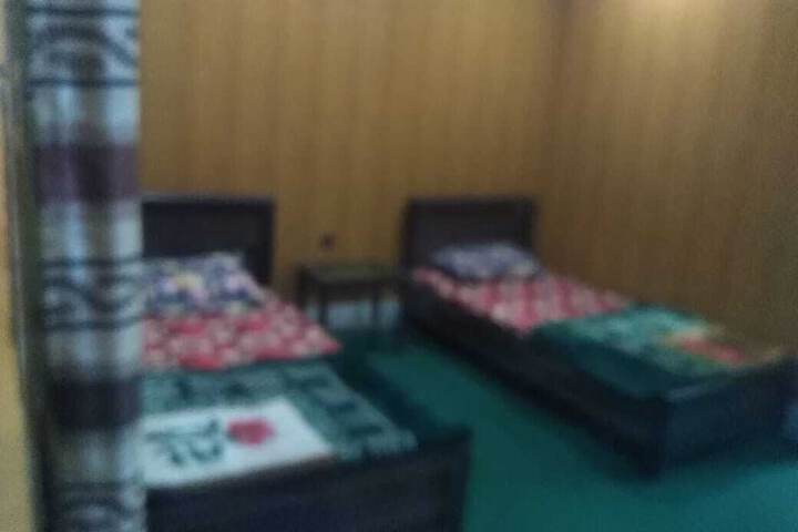 Room 2 of 17