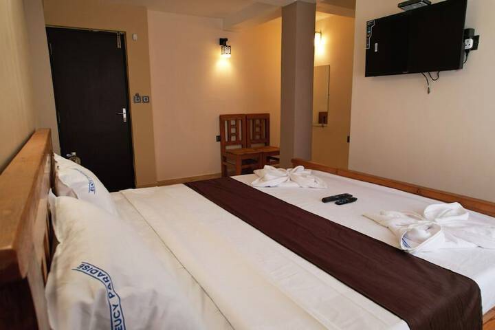 Room 15 of 28