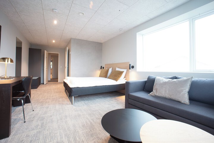 Room 6 of 67
