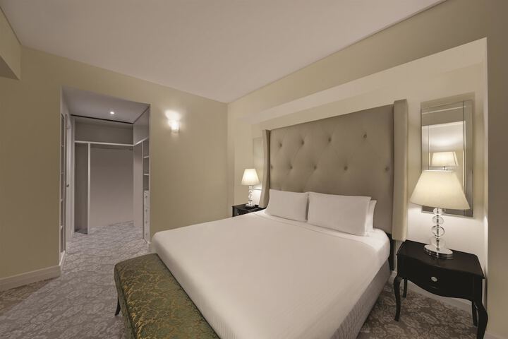 Room 13 of 98