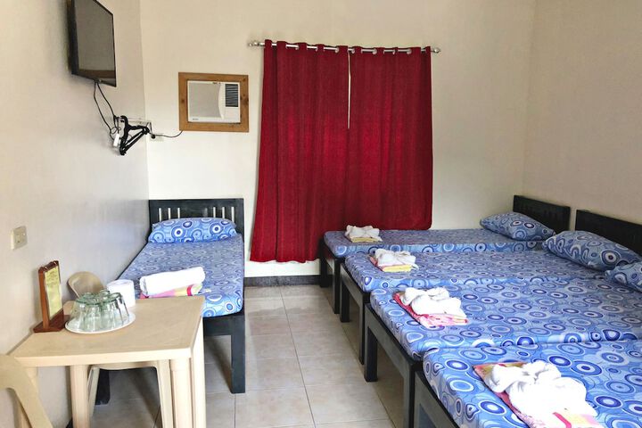 Room 14 of 32