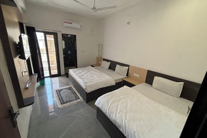 Room 7 of 36