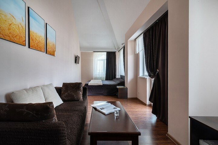 Room 26 of 167