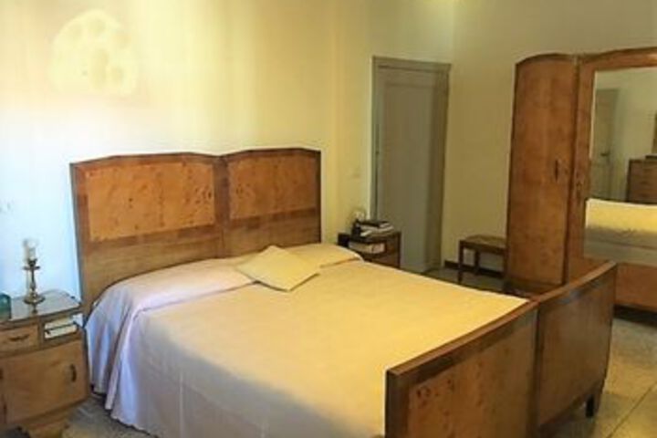 Room 198 of 499