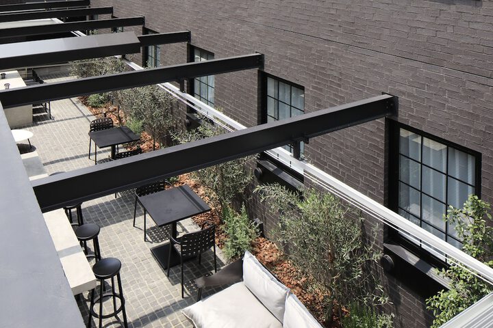 Hotel Exterior 34 of 46
