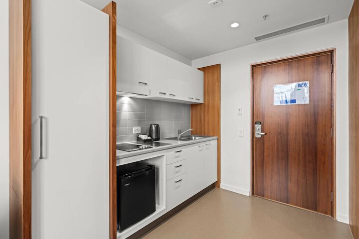 Room 10 of 19