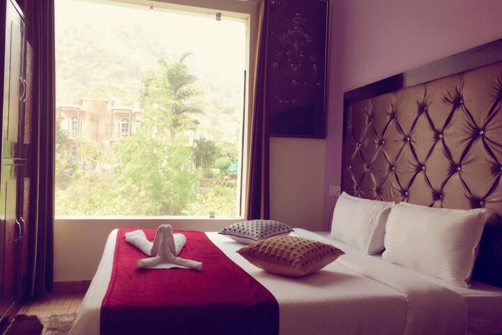 Room 8 of 35