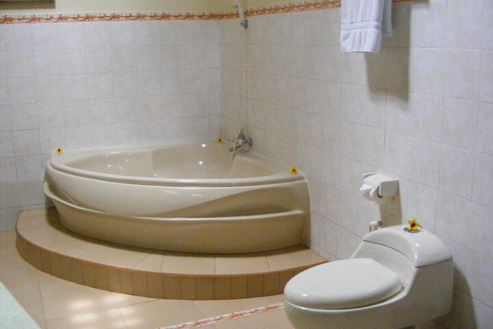 Room 15 of 23