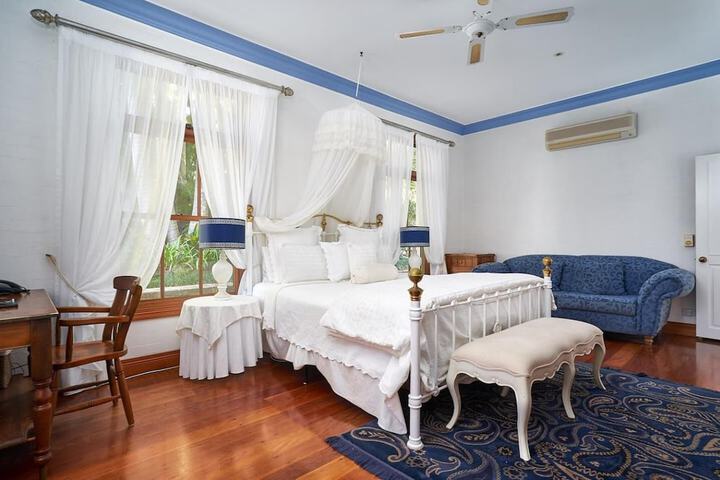 Room 10 of 63