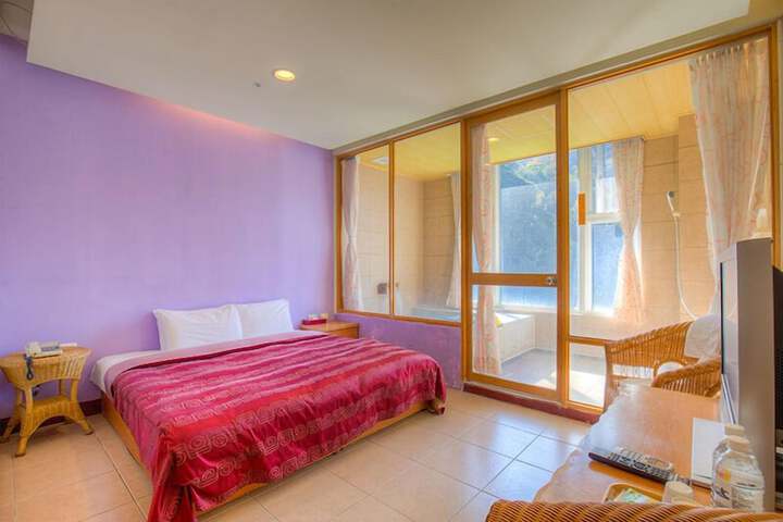 Room 4 of 36