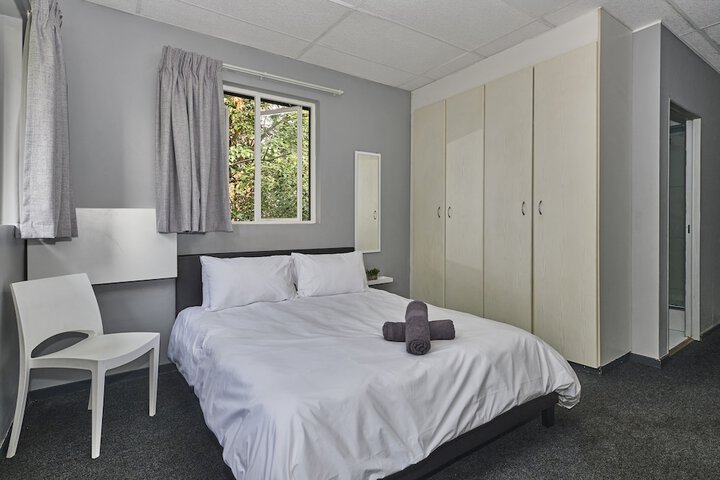 Room 19 of 34