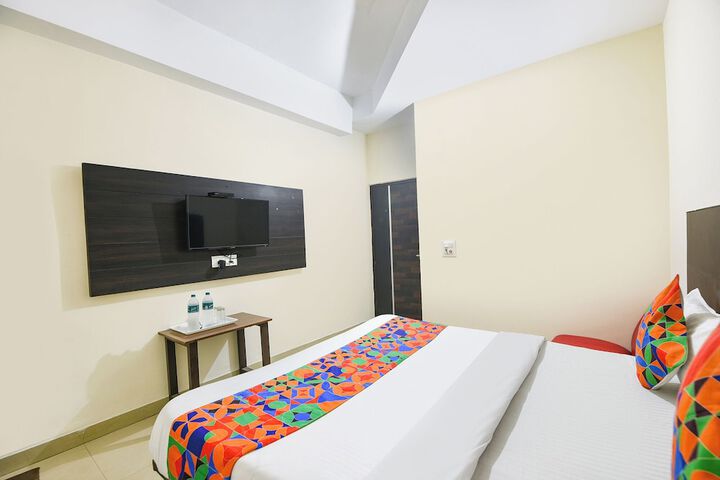 Room 15 of 29