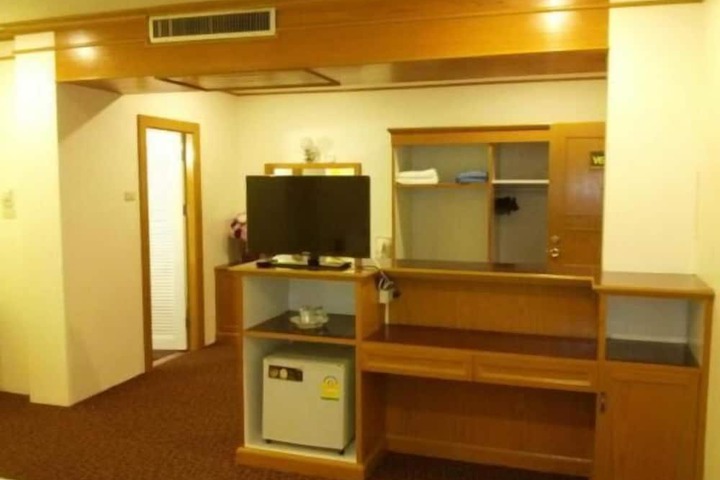 Room 24 of 46