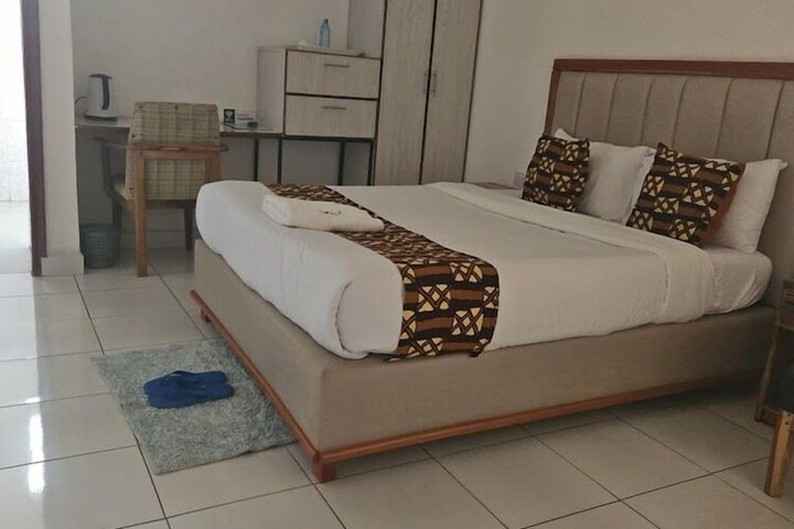 Room 5 of 27