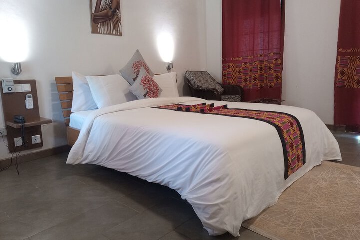 Room 3 of 32