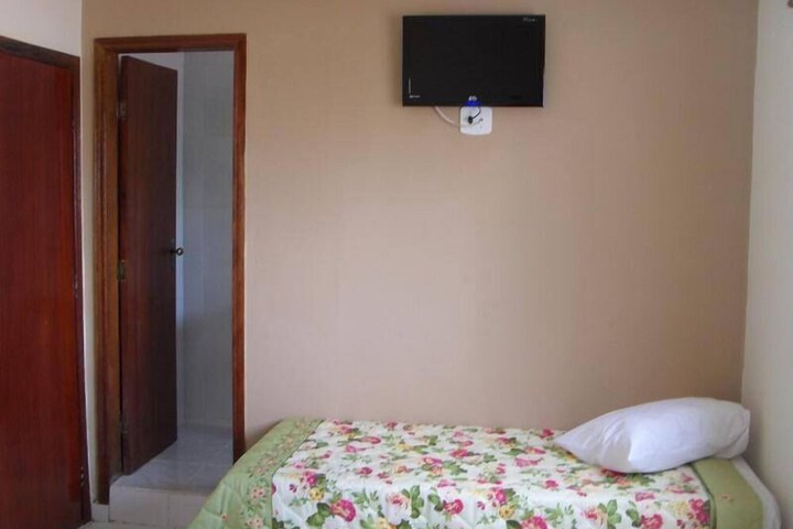 Room 9 of 19