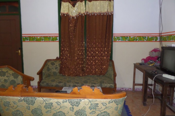 Room 11 of 21