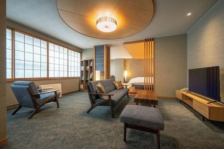 Room 8 of 42