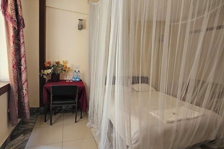 Room 4 of 22