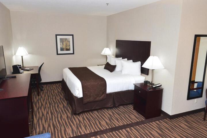 1 King Bed Suite (34 of 44)