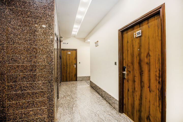 Ballroom/Hall 122 of 128