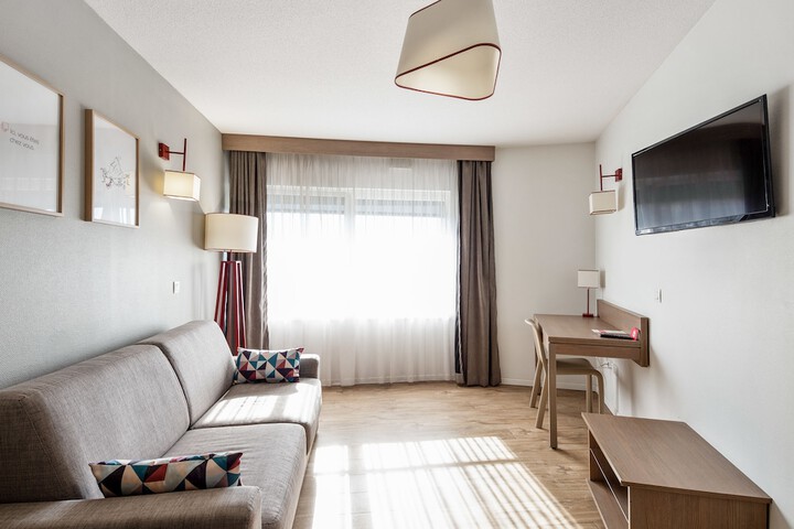 Room 14 of 24