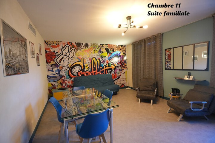 Room 30 of 74