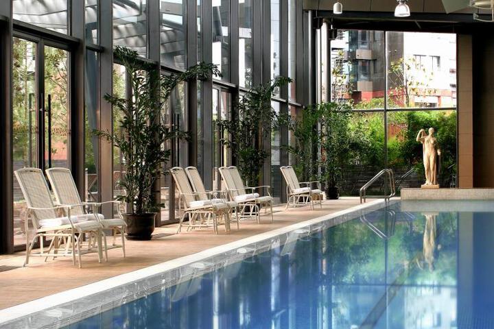 Pool Hotel