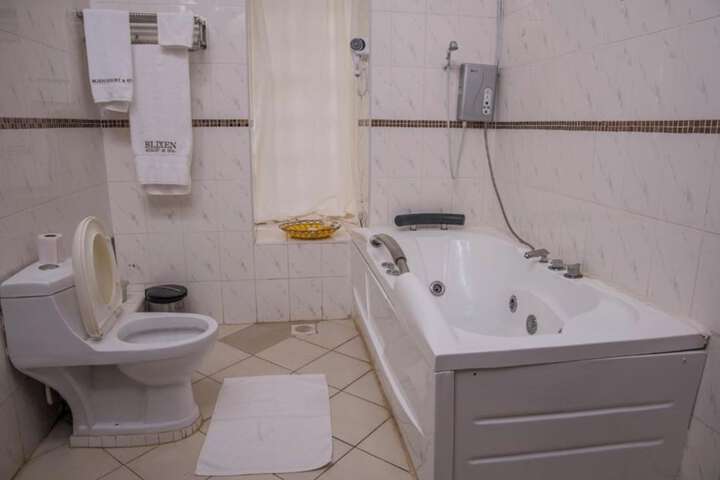 Room 32 of 55