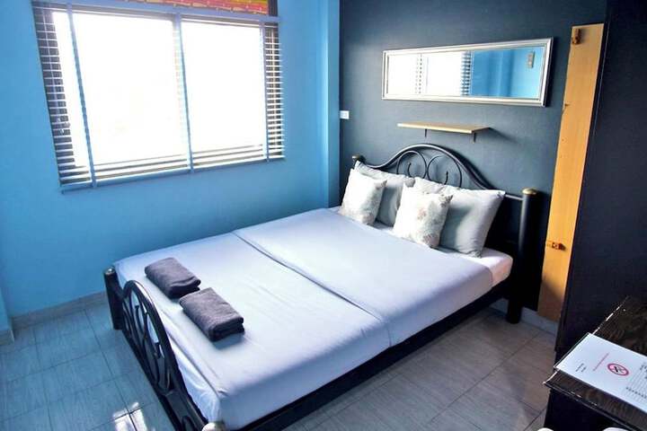 Room 13 of 50