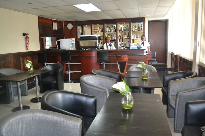 Lounge 40 of 47