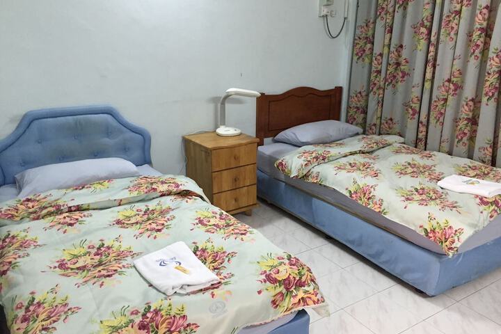 Room 11 of 36