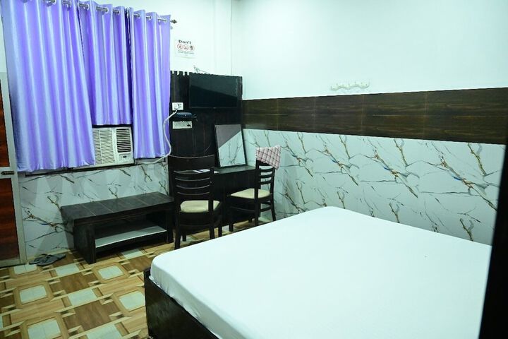 Room 16 of 21