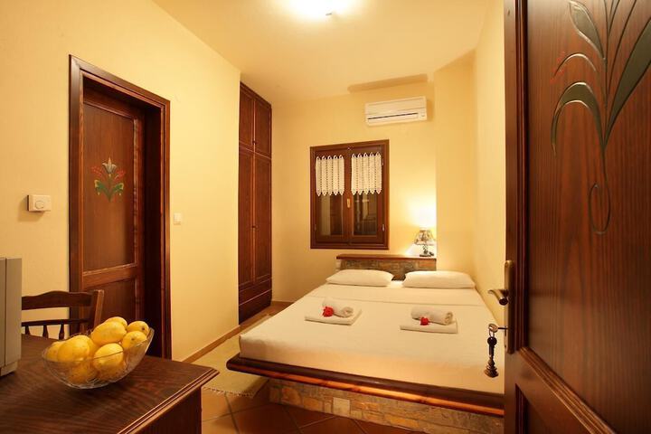 Room 6 of 27