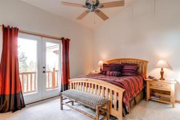 Room 6 of 28
