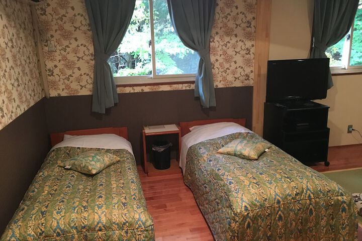 Room 7 of 35