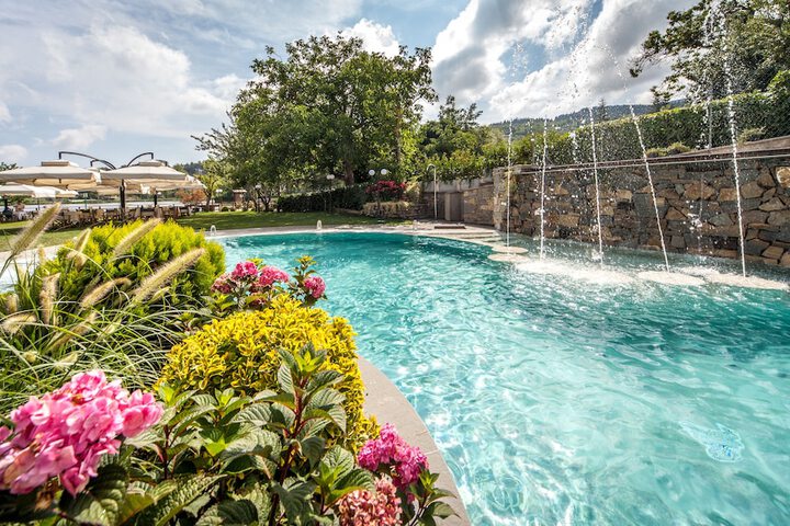 Pools & Facilities