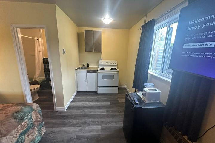 Room 3 of 42