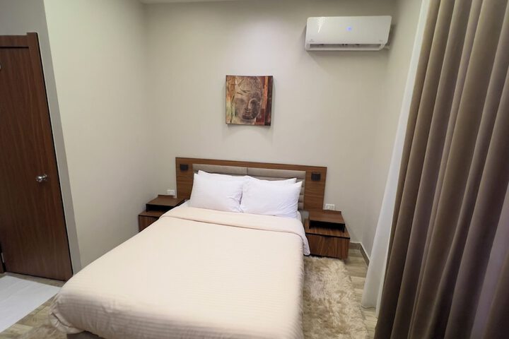 Room 17 of 43