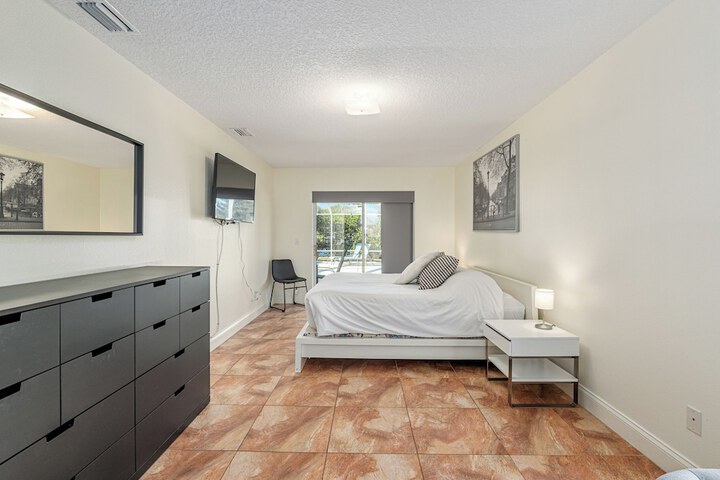 Room 3 of 24