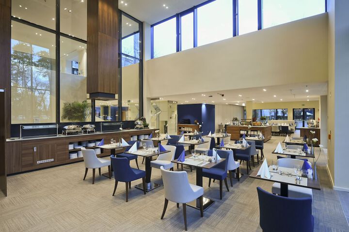 Dining 46 of 80