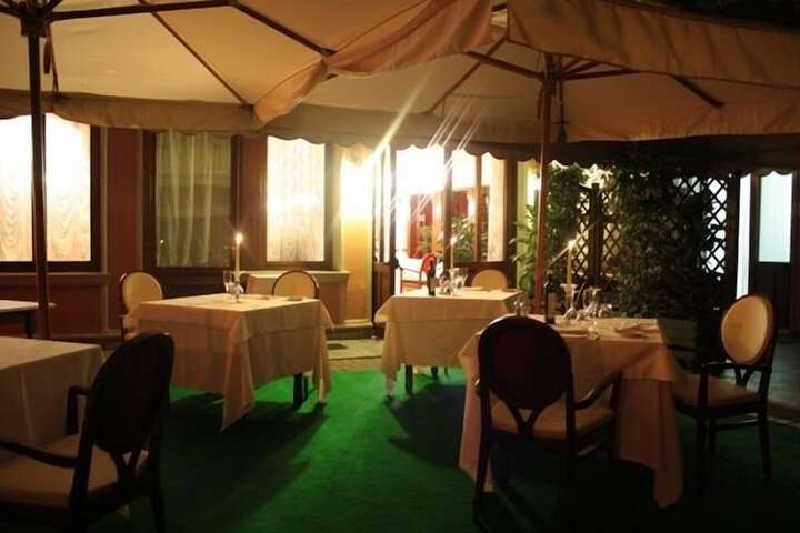 Dining 45 of 73