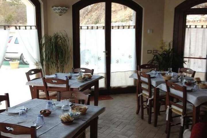 Breakfast area