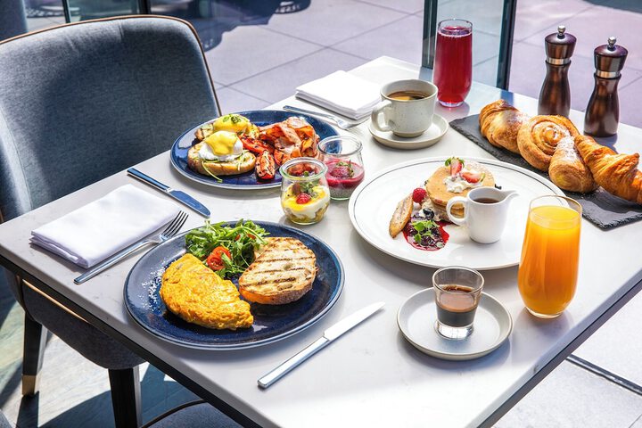 Breakfast/Coffee Service 90 of 125