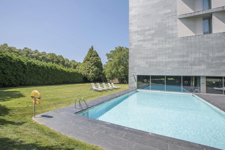 Pool Hotel