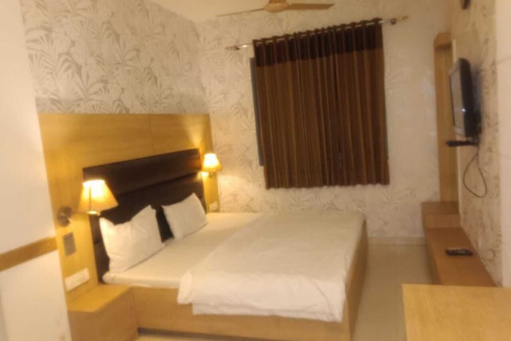 Room 7 of 48