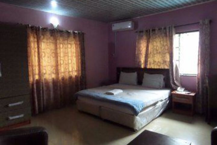 Room 18 of 32